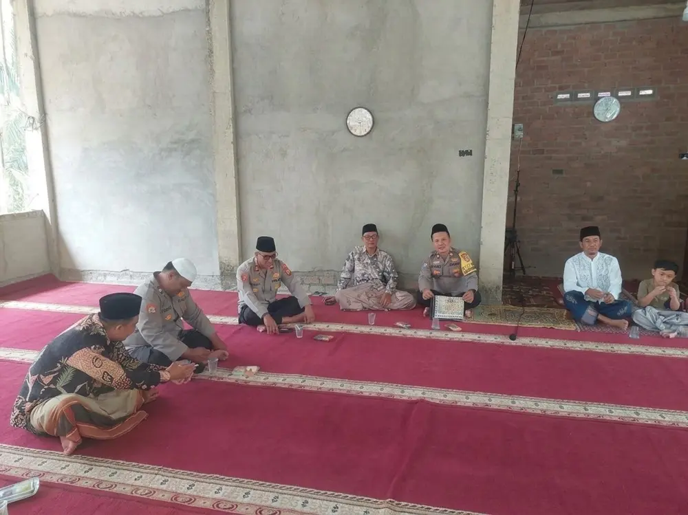 Jumat Keliling di Ulu Manna, Kapolsek Pino Ajak Warga Perkuat Kamtibmas