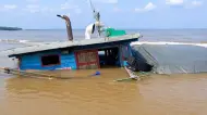 Kapal Pompong Tenggelam di Meranti, 2 Korban Selamat dan 2 Lagi Masih Hilang