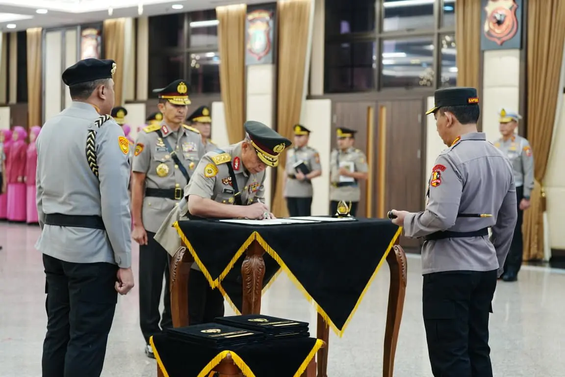 Kapolri Pimpin Sertijab Brigjen Hengki Kapolda Papua Barat Daya dan Komjen Fadil Imran, Berikut Nama Pejabat yang Dilantik