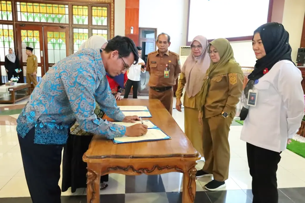 Kawal MBG, Bupati Siak Kumpulkan Yayasan, Mitra dan SPPG Teken Komitmen Bersama
