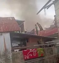 Thumbnail Kebakaran di Jalan Nilam Pekanbaru Hanguskan 12 Petak Rumah, Satu Orang Luka-luka