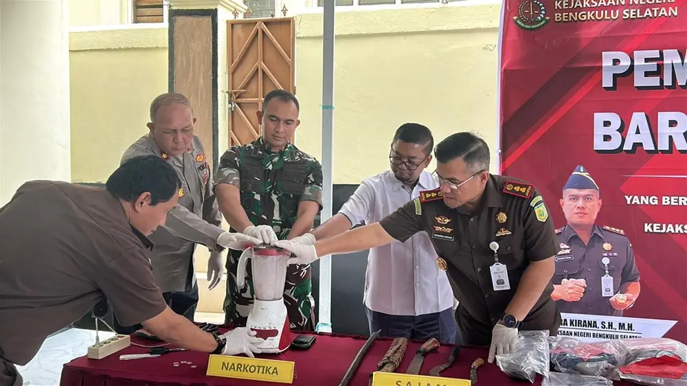 Kejari Bengkulu Selatan Musnahkan 99 Gram Sabu dan Ratusan Pil Samcodin
