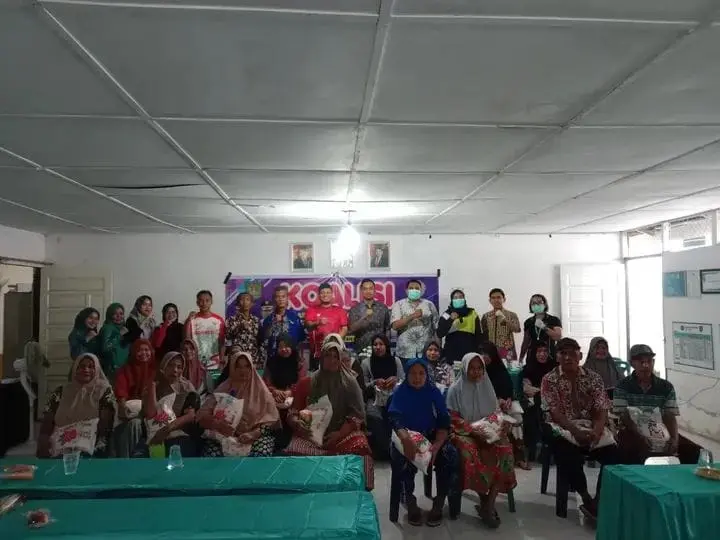 "Koalisi Jumat Berbagi" Singgah di Ambalutu, Buntu Pane Tegaskan Pentingnya Berbagi Secara Konsisten