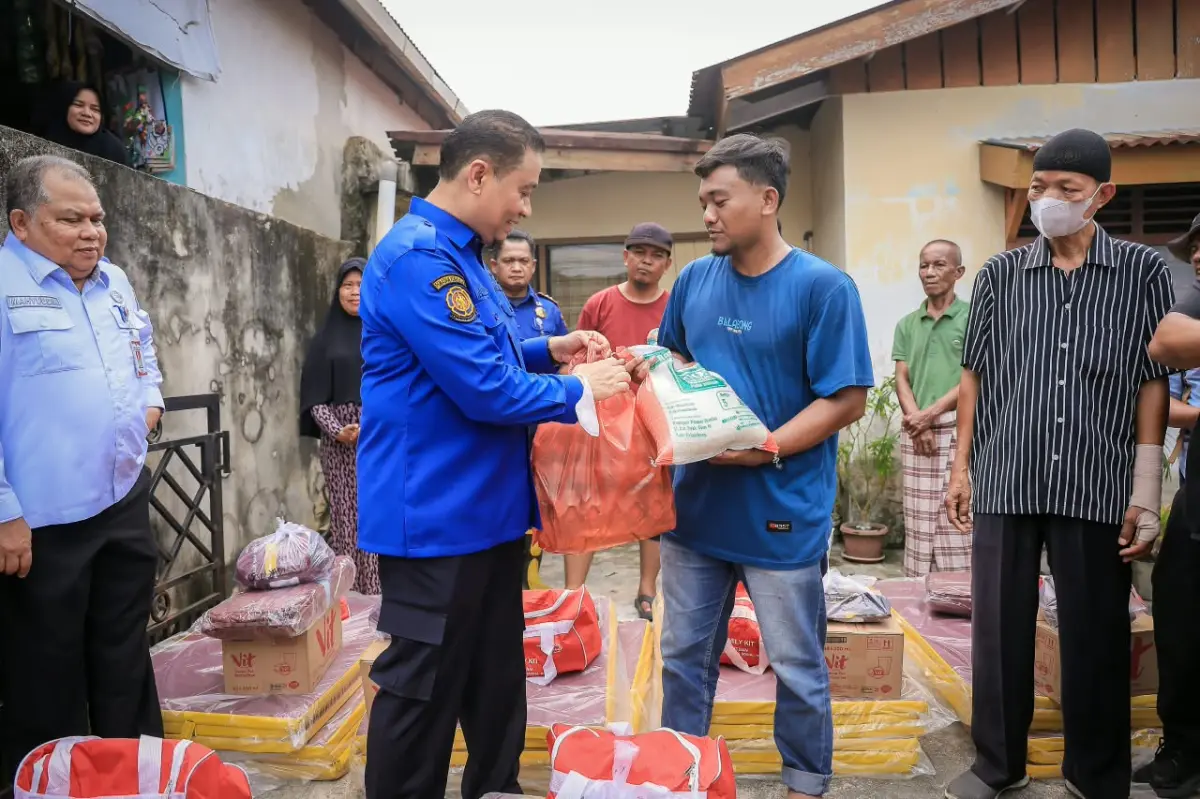 Korban Kebakaran di Lembah Damai Rumbai Dapat Bantuan Pemko Pekanbaru
