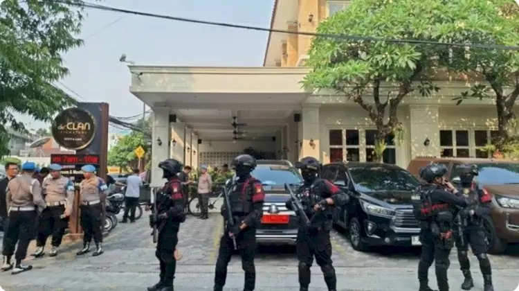 Korupsi PLN Sebabkan Blackout Sumatera , Tim Gabungan Polri Geledah Kafe dan Money Changer di Jaksel