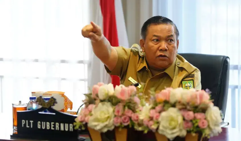 KPK Periksa Plt Gubri SF Hariyanto dan Mantan Ketua KPID Riau, Fokus Penemuan Uang di Rumah Pribadi dalam Kasus "Jatah Preman"