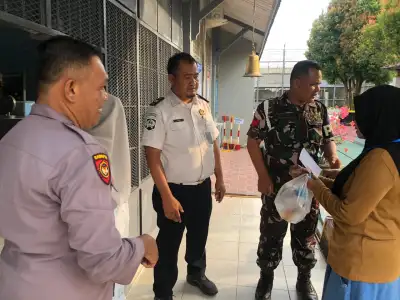 Kunjungan Hari Kedua Lebaran Lapas Bangkinang Membludak, Keamanan Terkendali