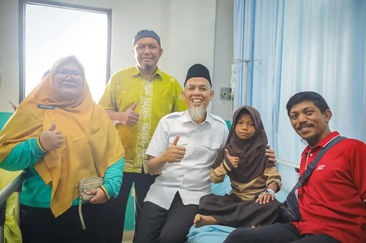 Kunjungi Korban Keracunan MBG, Wali Kota Dumai Harap Kejadian Tak Terulang Lagi