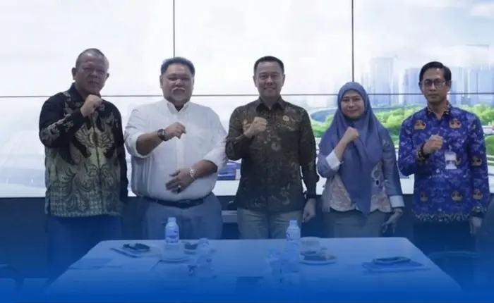 Lobi Anggaran Pusat, Bupati Rifai Tajuddin Usulkan Pengadaan Bus Sekolah hingga Traffic Light ke Kemenhub