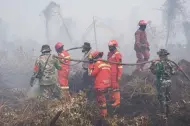 Manggala Agni Berjibaku Padamkan Karhutla di 10 Titik Lokasi Riau