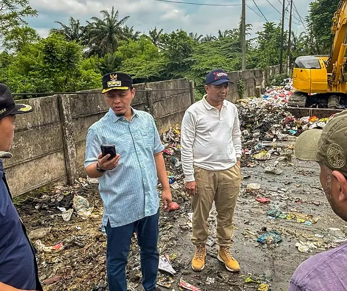 Masya Allah! Wali Kota Pekanbaru Beri Hadiah Bagi Warga yang Lapor Tumpukan Sampah
