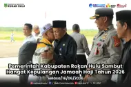 Mendarat di Bandara Tuanku Tambusai, 181 Jemaah Haji Rokan Hulu Disambut Adat Tepung Tawar