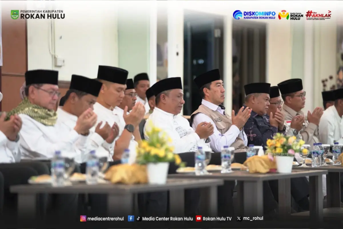 Mendarat Dini Hari di Batam, 189 Jemaah Haji Rohul Disambut Isak Tangis Haru