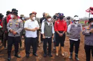 Menteri Kehutanan, Plt Gubri, Pangdam dan Kapolda Cek Karhutla di Kerumutan, Riau Jadi Prioritas Penanganan