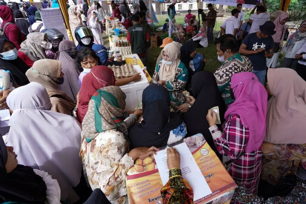 Pastikan Stok Pangan Aman Selama Ramadan, Plt Gubri dan Sekda Riau Tinjau Pasar Murah