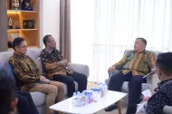 Thumbnail Pemprov Riau Desak Pertamina Atasi Antrean BBM, Plt Gubri: Sebagai Daerah Penghasil Migas Berharap BBM Terpenuhi