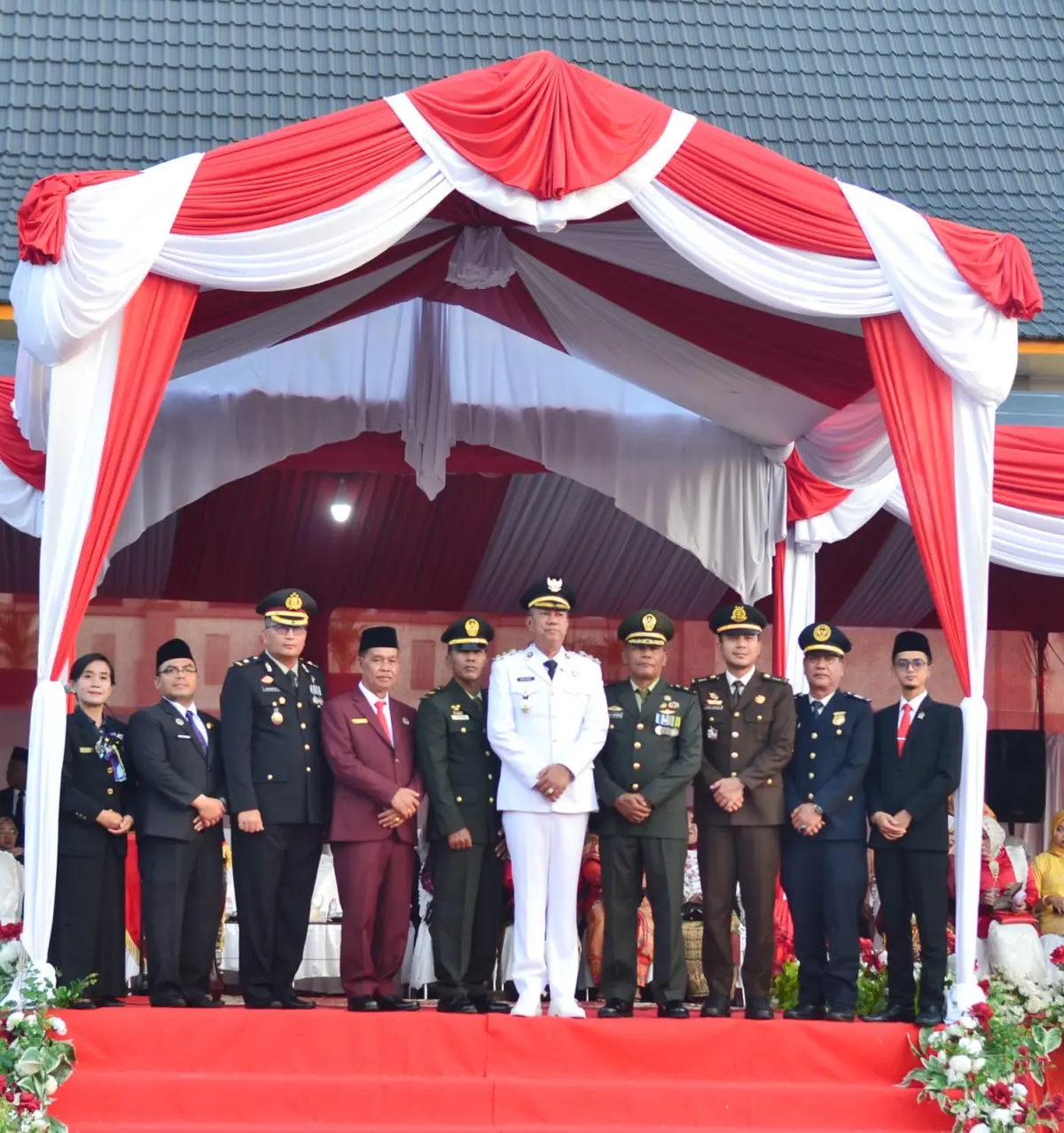 Penurunan Bendera HUT ke-81 RI di Meranti, Muzamil: Kemerdekaan Harus Diisi dengan Karya