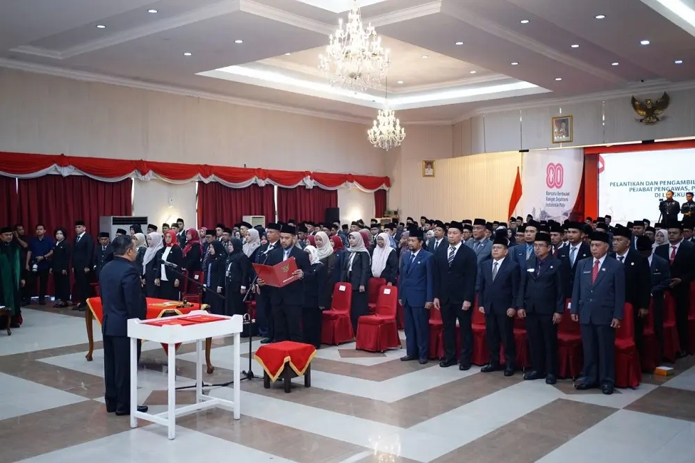 Peringatan Keras SF Hariyanto Saat Lantik 238 Pejabat Baru: Jangan Kerja Biasa-biasa Saja!