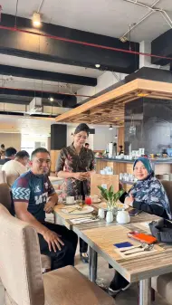 Thumbnail Peringati Hari Pelanggan, Hotel Dafam Pekanbaru Bagikan Cupcake dan Kopi Gratis