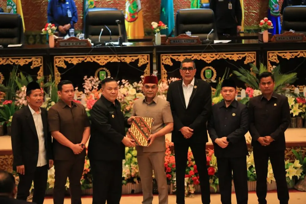 Perkuat Transportasi Daerah, DPRD dan Pemprov Riau Setujui Ranperda Perhubungan