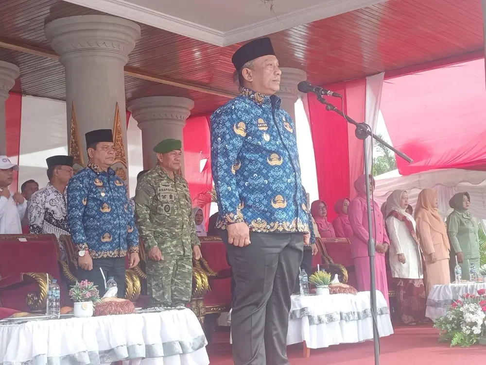 Pimpin Upacara Sumpah Pemuda, Bupati Rohul Anton Serahkan Penghargaan Prestasi Gemilang