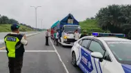 PJR Polda Riau Tangkap Pelaku Pengeroyokan Sopir Truk di Tol Pekanbaru-Dumai