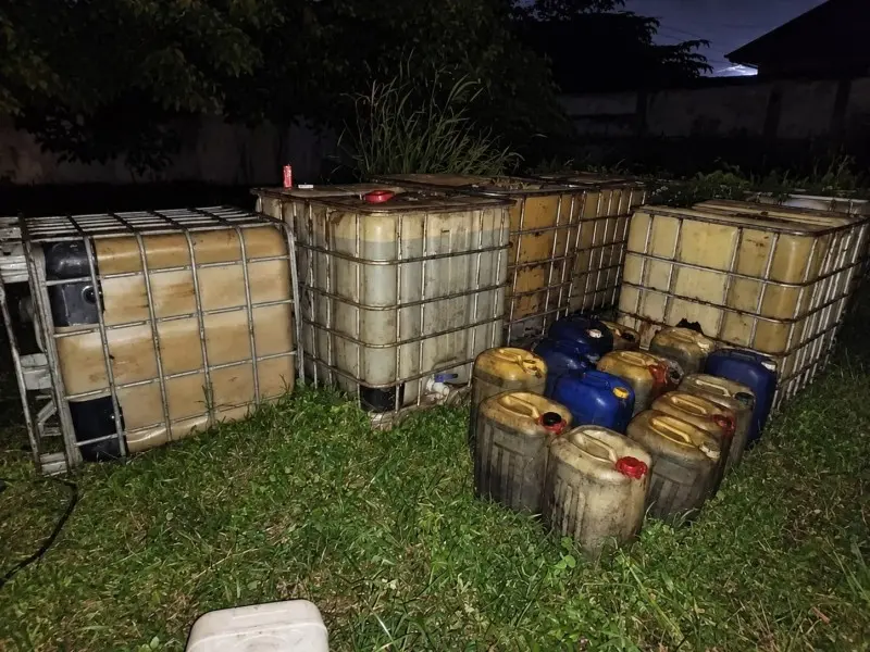 Polda Riau Bongkar Mafia BBM, 1.400 Liter Solar Subsidi Disita di Gudang di Jalan Budhi Luhur Tenayan Raya