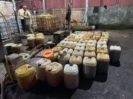 Polda Riau Tangkap 2 Tersangka Penyelewengan BBM Bersubsidi di Kandis, 6.500 Liter Solar Diamankan