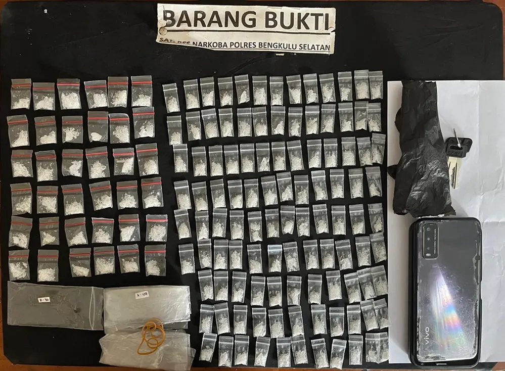 Polres Bengkulu Selatan Gagalkan Peredaran 144 Paket Sabu di Pasar Manna, Dua Pemuda Diamankan