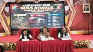 Thumbnail Polres Kampar Ungkap Kasus Menonjol, Tangkap Pelaku Penambang Emas Ilegal dan Pemerkosaan