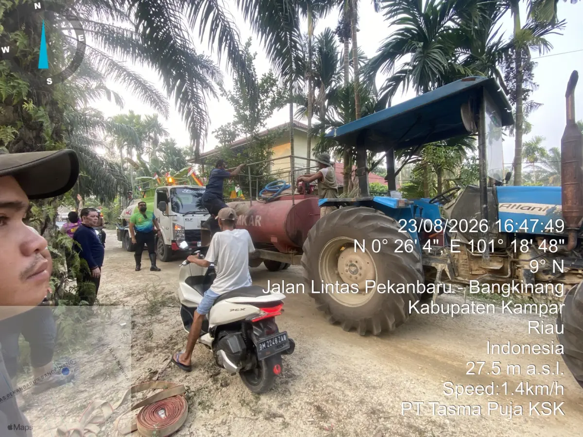 PT Tasma Puja Turunkan Tim dan Peralatan Pemadam Karhutla di Rimbo Panjang