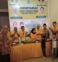 Rayakan HUT ke-62, DPD II Golkar Rohul Santuni Anak Yatim dan Kaum Dhuafa di Ramba