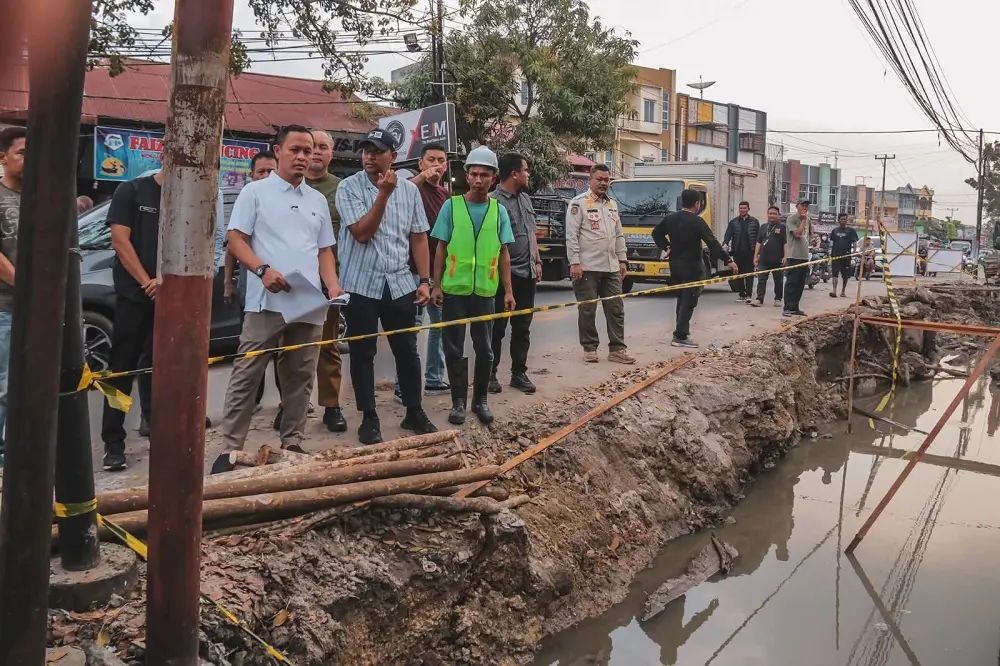 Respons Keluhan Warga, Wako Agung Gesa Proyek Drainase Jalan Embun Pagi