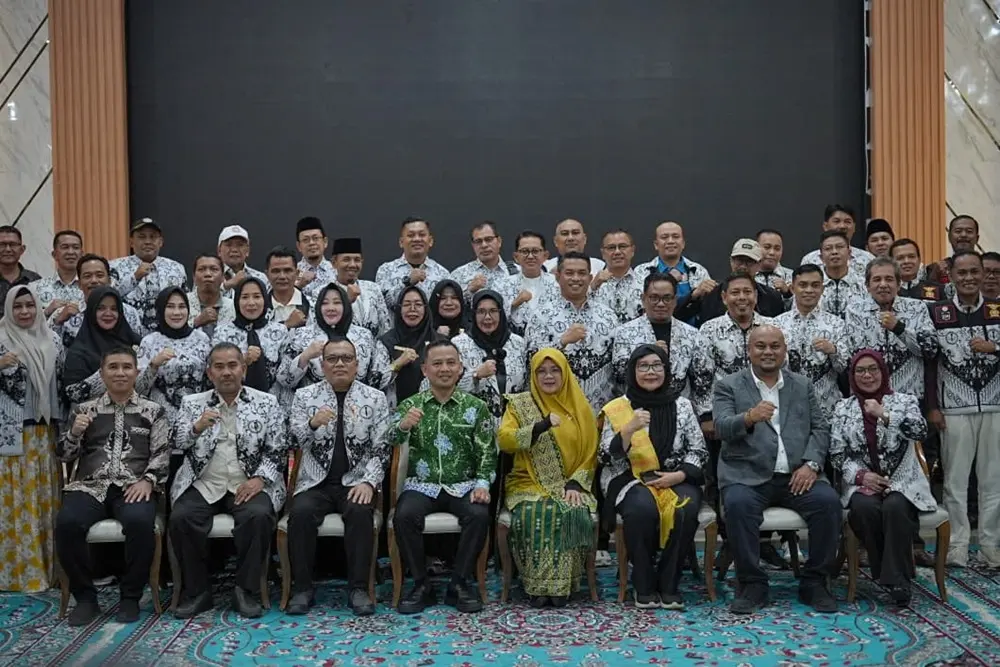 Sebut Siak Negeri Kaya Tapi Guru Belum Sejahtera, Bupati Afni Minta PGRI Perjuangkan Status PPPK ke Pusat!