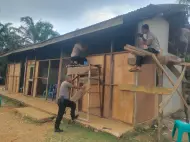 Thumbnail Sekolah Viral, Polres Kampar Turun Tangan Renovasi Kelas Jauh SDN 007 Tapung