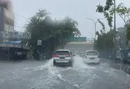 Siap-siap Banjir! Hujan Lebat Akan Terjadi Hingga Malam Hari
