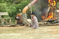 Sikat Habis Penambang Emas Ilegal, 525 Rakit di Kuansing Dimusnahkan