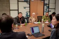 Thumbnail Tegaskan Aturan Digital Ramah Anak, Menkomdigi Meutya Hafid ke Amerika Temui CEO Roblox