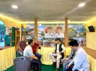 Thumbnail Tiba di Kuansing, Bupati Asmar Pastikan Stan Bazar MTQ Meranti Siap Tampilkan Produk Unggulan Daerah