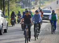 Transformasi Budaya Kerja, Bupati Kampar Ajak Kepala OPD Bersepeda ke Kantor