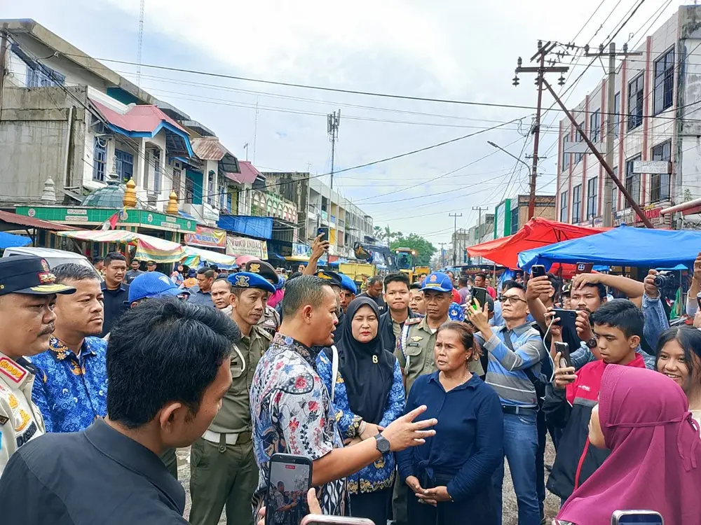 Wako  Agung Tinjau Penataan Jalan Teratai, Janji Carikan Solusi bagi Pedagang
