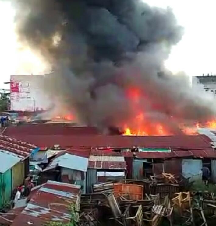 Pasar Cikpuan Pekanbaru Terbakar, Ratusan Kios Rata Dengan Tanah