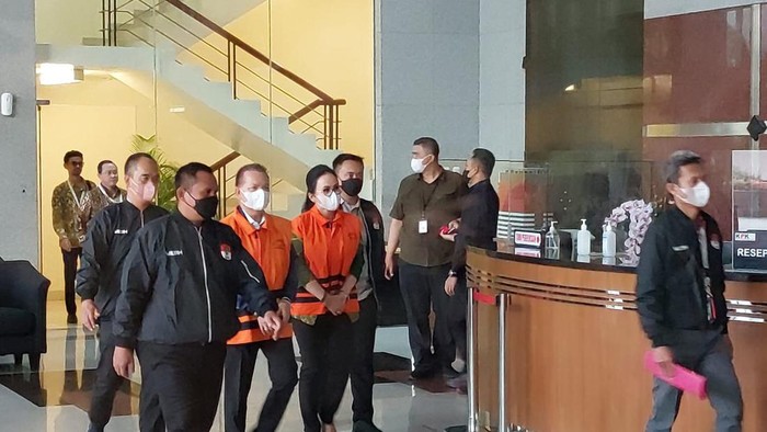 KPK Tahan Bupati Kapuas dan Istrinya, Terkait Kasus Korupsi Pemotongan Gaji ASN