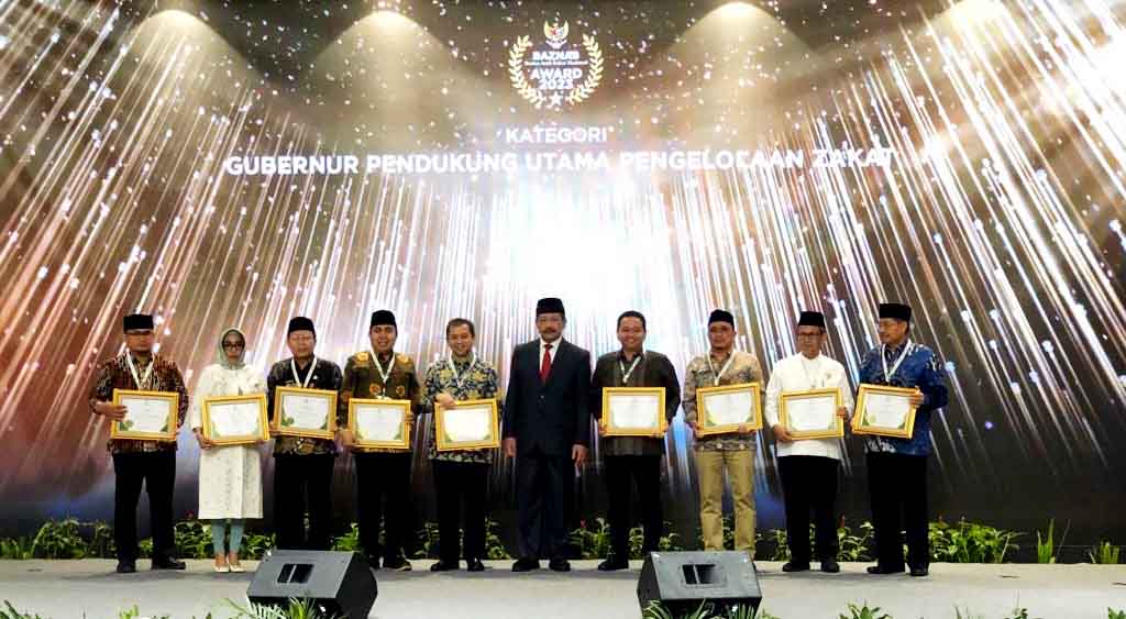 Gubri Syamsuar Terima Penghargaan Baznas Award 2023 Kategori Gubernur Pendukung Utama Zakat
