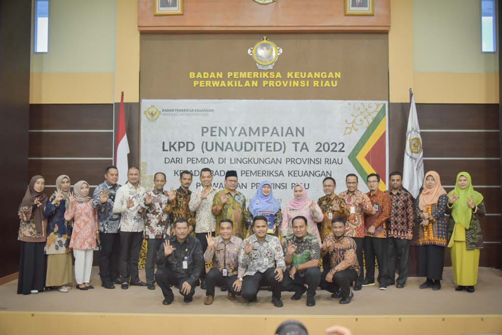 Bersama 3 Kabupaten, Bupati Bengkalis Serahkan LKPD Unaudited ke BPK RI Perwakilan Riau