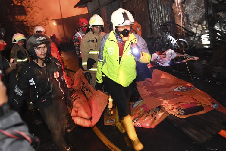Kebakaran Mengerikan Depo Pertamina, 17 Meninggal, 51 Luka