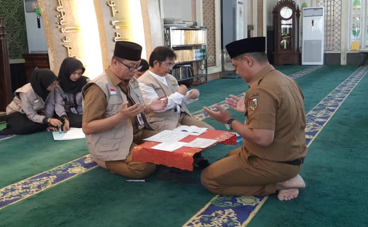 Mendadak Jadi Petugas Amil Zakat, Sekdako Pekanbaru Himpun Zakat Dari Sejumlah Kepala OPD