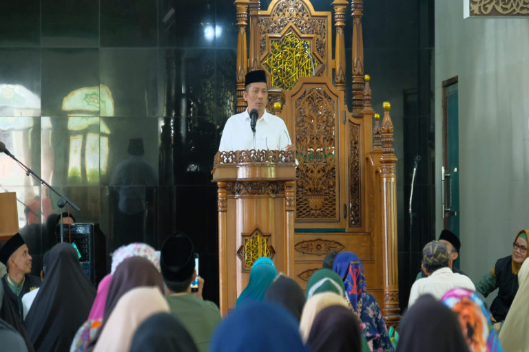 Penyerahannya Dihadiri Bupati HM Adil, Zakat ASN Meranti Sejak Januari 2023 Rp 750 Juta