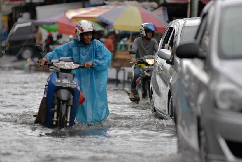 Hujan Semalam Sebabkan Pemukiman di Panam Banjir, Warga Khawatir Saat Lebaran Terjadi Lagi