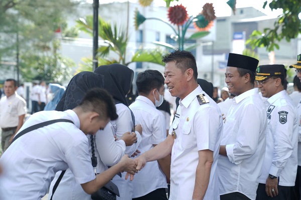 Minta Seluruh ASN Tingkatkan Kinerja dan Kekompakan, Bupati Rohil: Selamat Hari Raya 1444 Hijriah